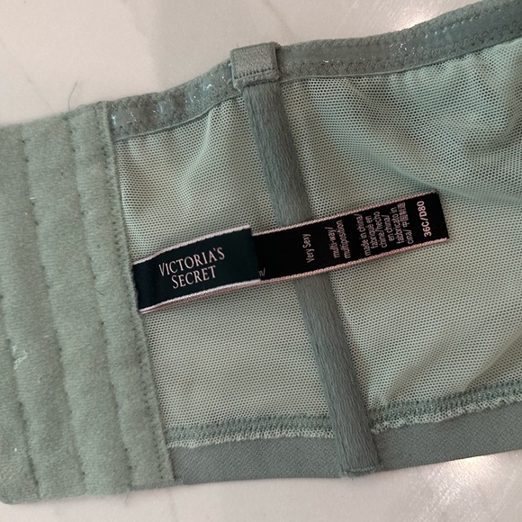 Victoria Secret Lace Bandeau Bra - Picture 7 of 8